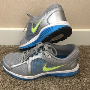 Women’s Nike Dual Fusion Size 10